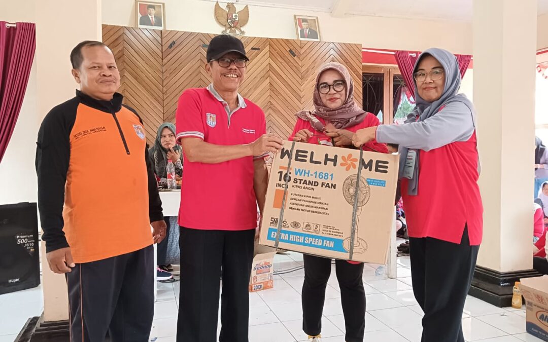 Warga Desa Tayem Rayakan HUT RI ke-79 dengan Jalan Santai